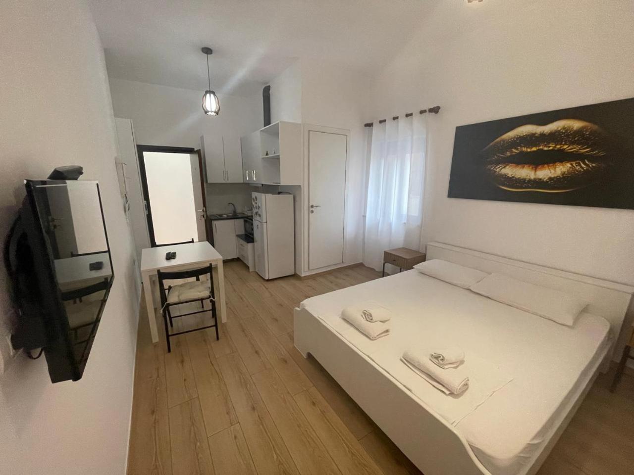 Hercules House * Sarandë
